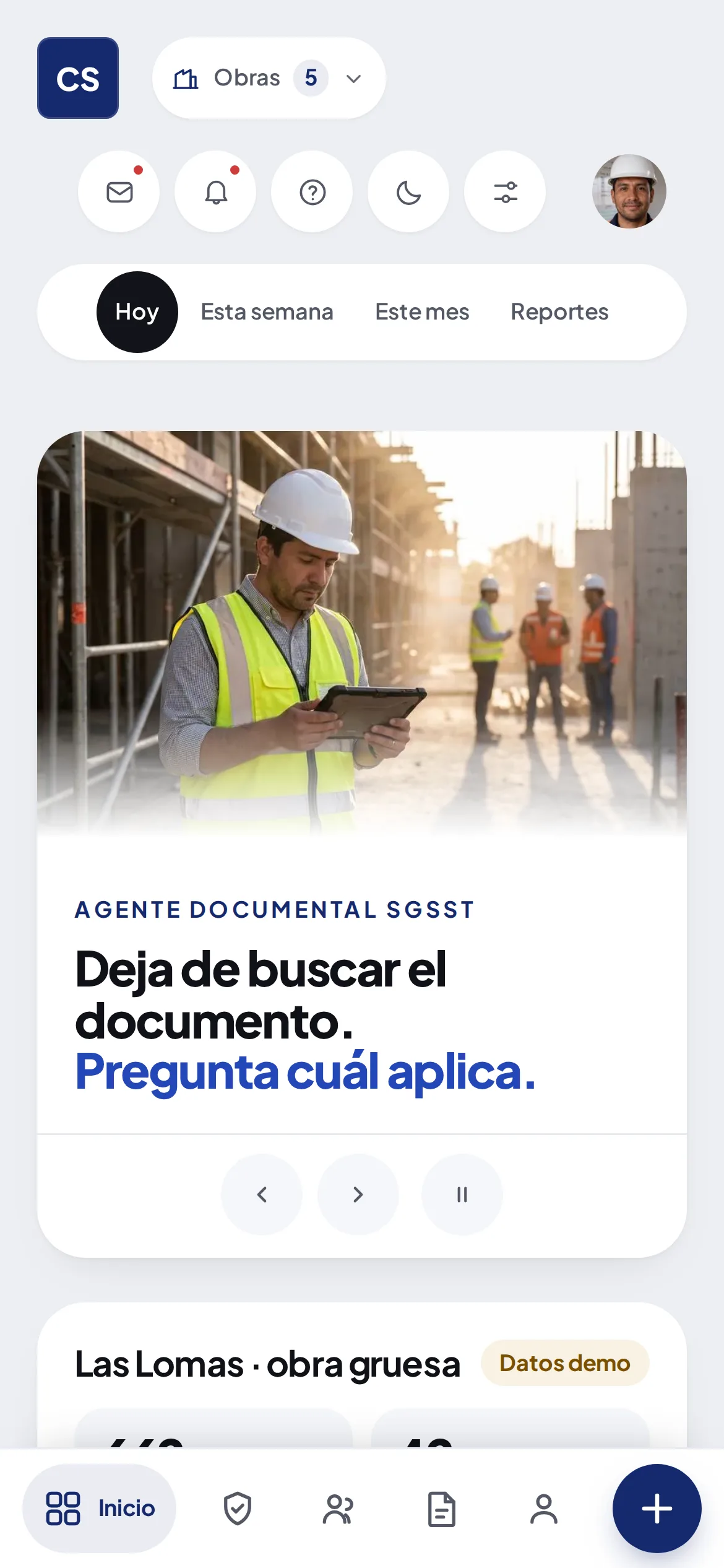 El panel de la constructora en celular, con el estado de cumplimiento de la obra.